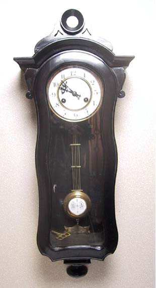 ヴァイオリン型掛時計